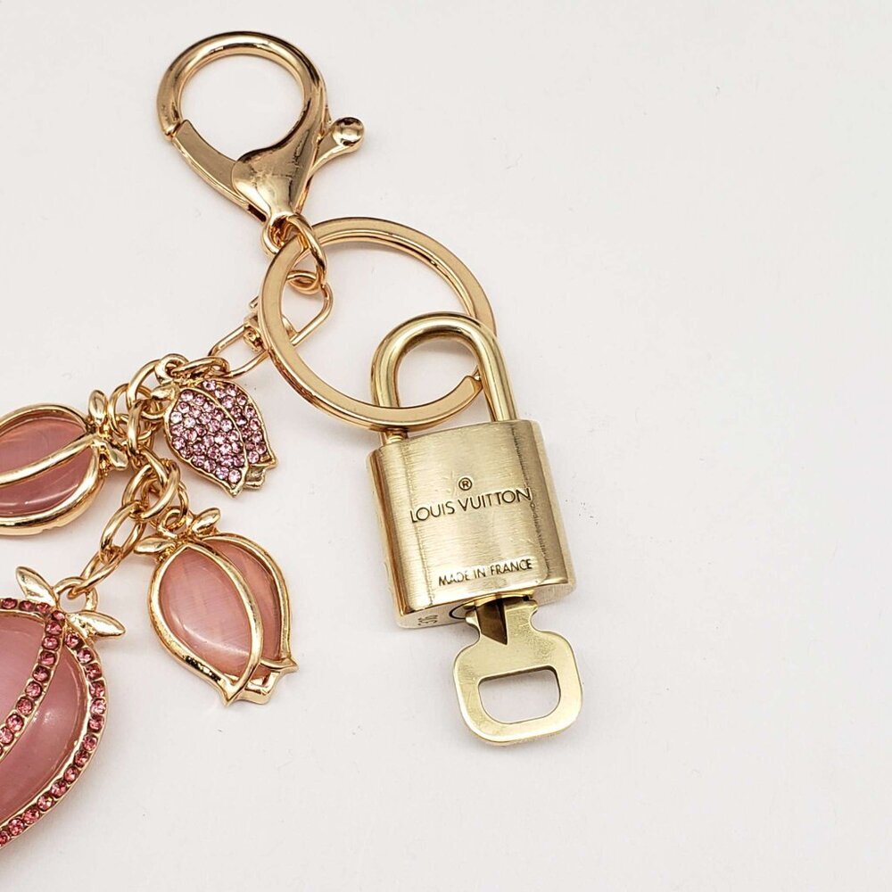 LV Gold Padlock Authentic 🔑 Luxury Bag Charm w/ Unbranded Flower Keychain - Picture 7 of 7